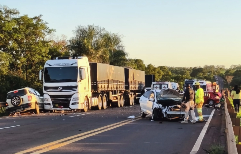 Colisão na BR-163 em Nova Alvorada do Sul deixa um morto e oito feridos
