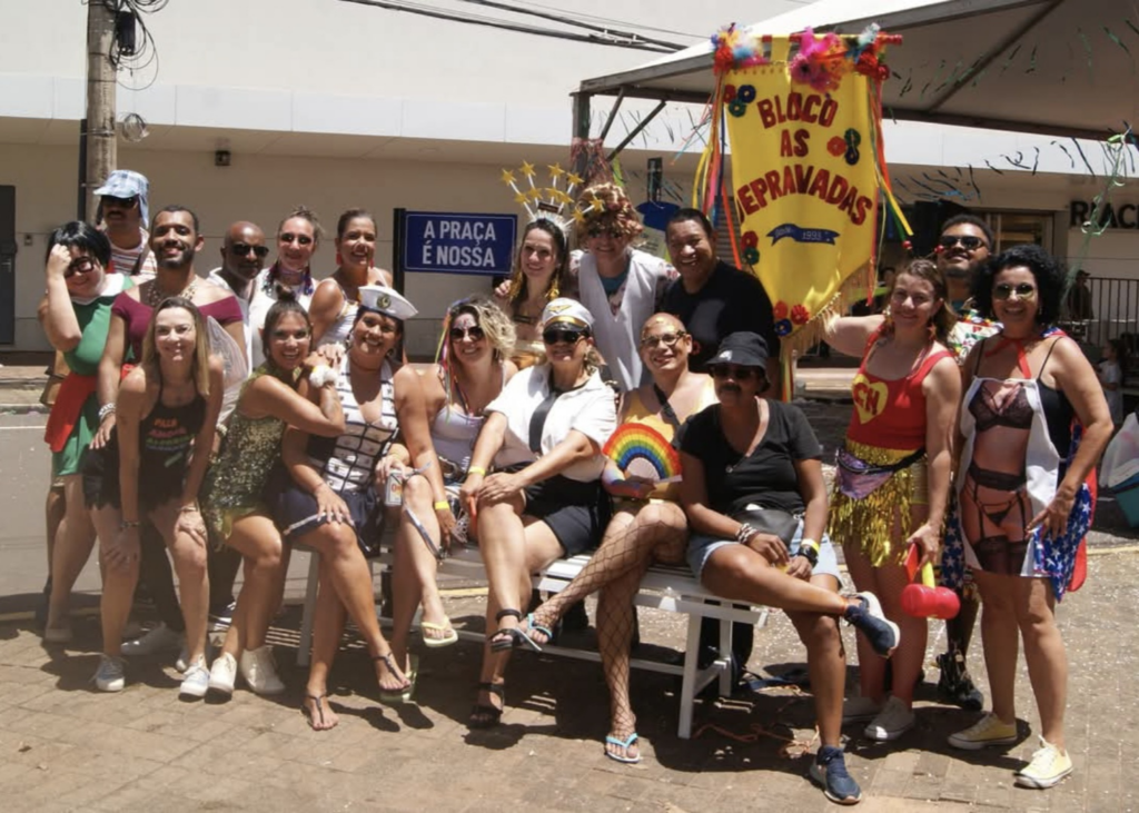 Carnaval com sabor de lembrança: Bloco As Depravadas completa 33 anos na Capital Carnaval com sabor de lembrança: Bloco As Depravadas completa 33 anos na Capital