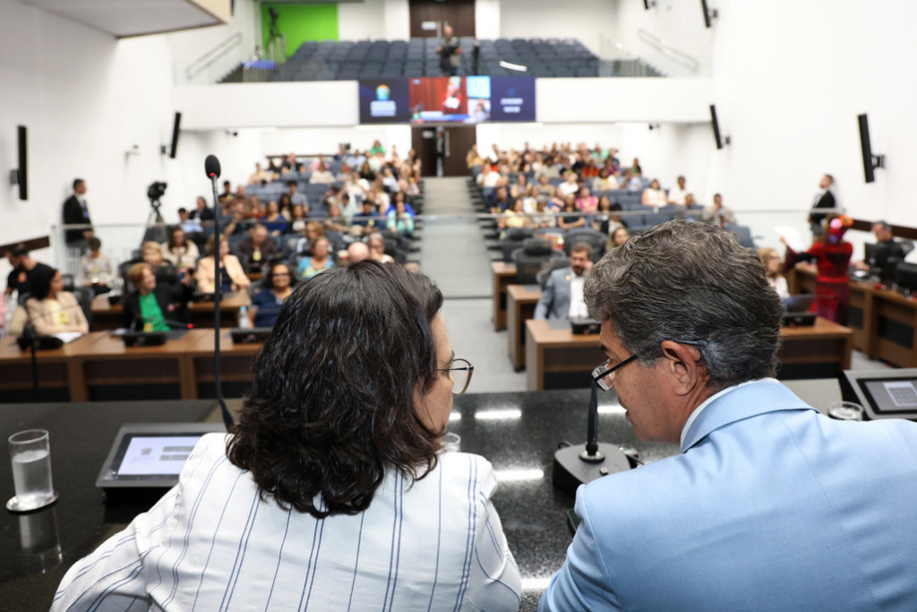 ALEMS impulsiona debates e políticas na área da educação