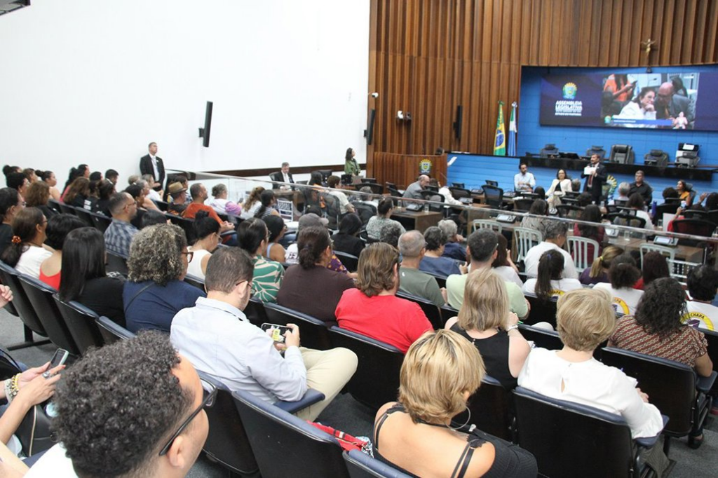 ALEMS impulsiona debates e políticas na área da educação