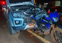 Bêbado, motorista atropela motociclista, tenta fugir de fininho, mas acaba preso