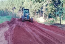 Carnaval com trabalho: estradas rurais prontas para a volta às aulas em Ribas do Rio Pardo