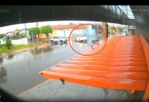Vídeo impressionante mostra motociclista sendo atropelado e arrastado na Av. Euler de Azevedo