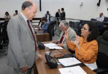 Ordem do Dia: Projeto que institui ações de combate ao racismo religioso passa em 2ª