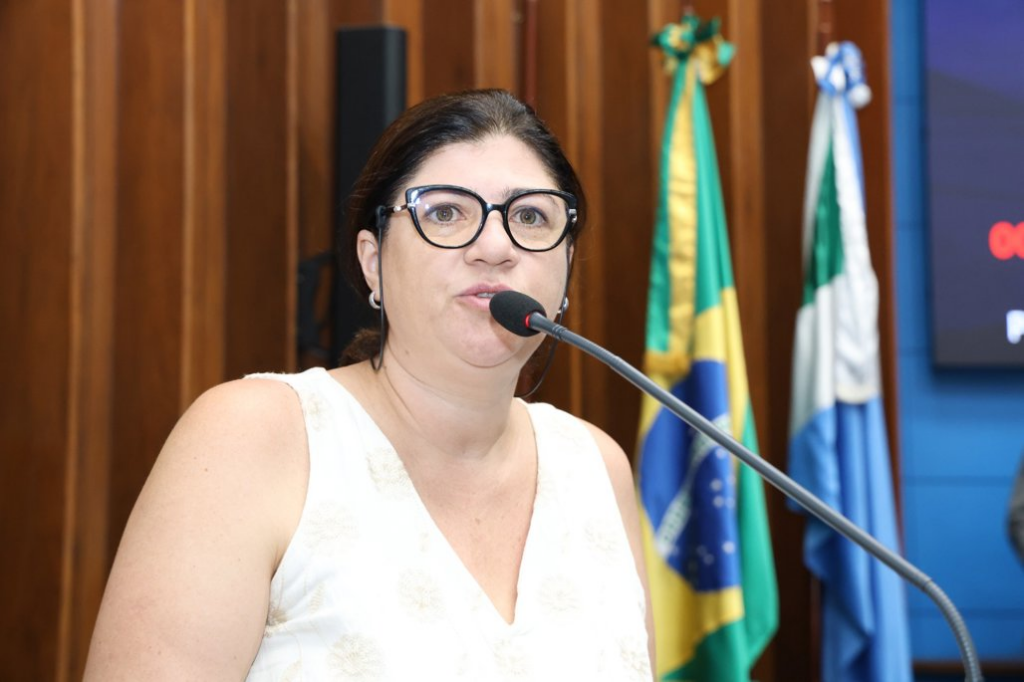 Com presença de servidores, reajuste salarial volta a ser tema de debate na ALEMS Com presença de servidores, reajuste salarial volta a ser tema de debate na ALEMS