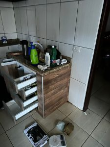 Motos furtadas são recuperadas pela GARRAS em casa vazia no bairro Isabel Gardens