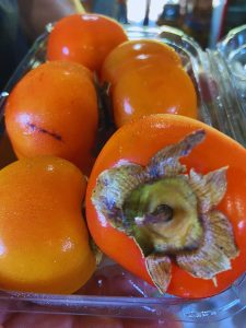 Você gosta de caqui? Então aproveite: estamos na época da safra!