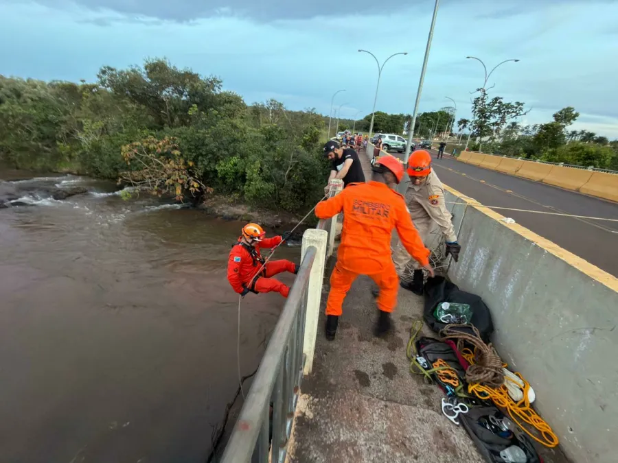 Vídeo: após discutir com a esposa, homem se joga da ponte sobre o Rio Sucuriú