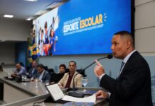 Câmara homenageia profissionais que promovem o esporte escolar na Capital