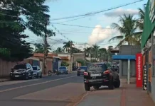 Bêbado atira em funcionária de supermercado que negou trocar latas de cerveja furadas