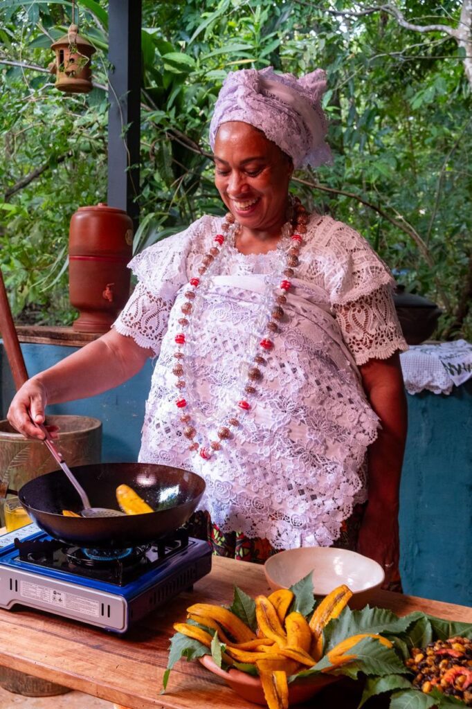 Documentário aborda intolerância religiosa e o protagonismo feminino no Candomblé Documentário aborda intolerância religiosa e o protagonismo feminino no Candomblé