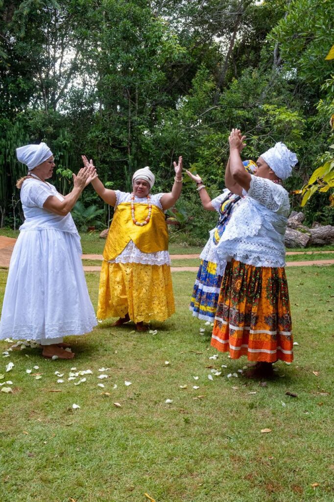 Documentário aborda intolerância religiosa e o protagonismo feminino no Candomblé Documentário aborda intolerância religiosa e o protagonismo feminino no Candomblé