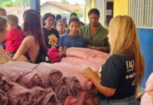 Frio chegou e Prefeitura de Ribas aquece famílias com entrega de cobertores