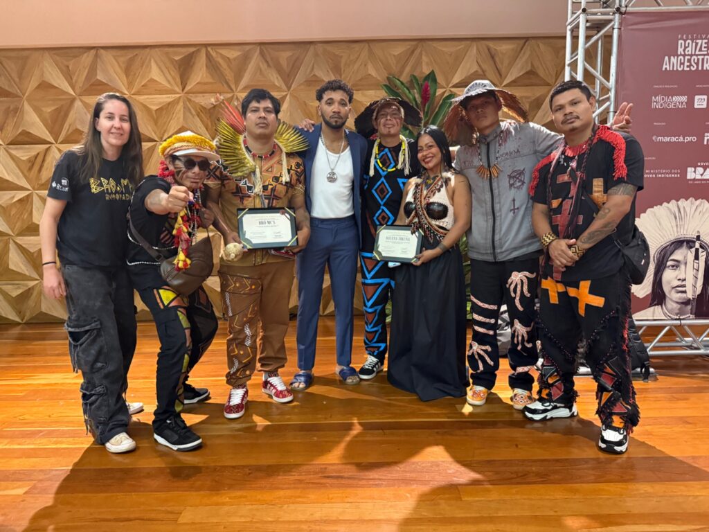 Brô MC’s amplia voz indígena entre música, formação e justiça climática em agenda nacional Brô MC’s amplia voz indígena entre música, formação e justiça climática em agenda nacional