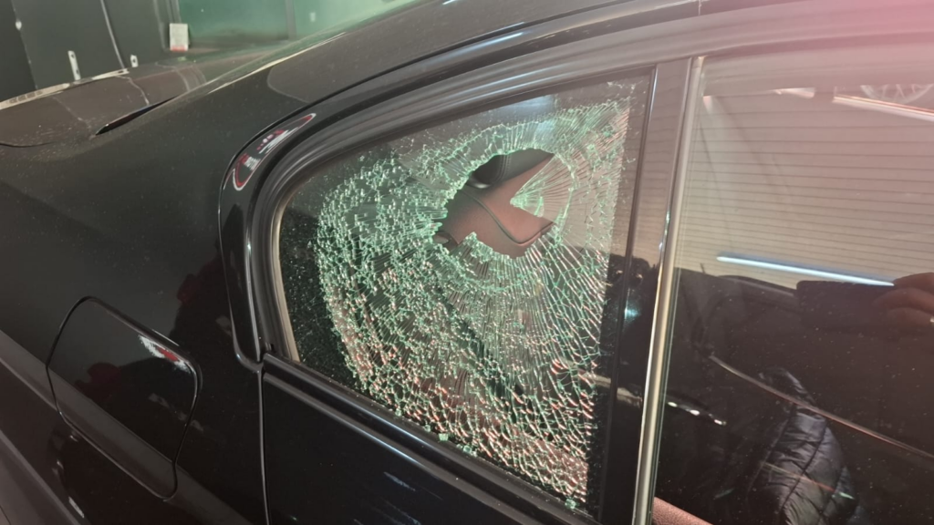 Homem invade garagem e atira contra BMW no Centro de Campo Grande Homem invade garagem e atira contra BMW no Centro de Campo Grande
