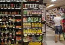 Fabricação de produto alimentício gerou mais emprego em 2024, diz IBGE