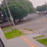 Carro capota ao ser atingido por outro em cruzamento do bairro Jardim Leblon Carro capota ao ser atingido por outro em cruzamento do bairro Jardim Leblon
