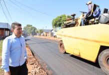 Depois de décadas de espera, moradores veem recapeamento avançar no Jardim dos Estados