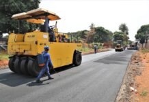 Pacote de obras leva pavimentação e drenagem a 10 bairros da região Anhanduizinho