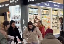 Promoção com descontos de até 50% provoca filas e correria em shopping da fronteira com o Paraguai