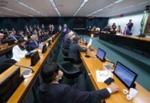 CCJ retoma votação de PEC que reduz maioridade penal de 18 para 16 anos