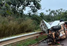 Motorista morre após colisão com carreta durante tentativa de ultrapassagem na BR-163