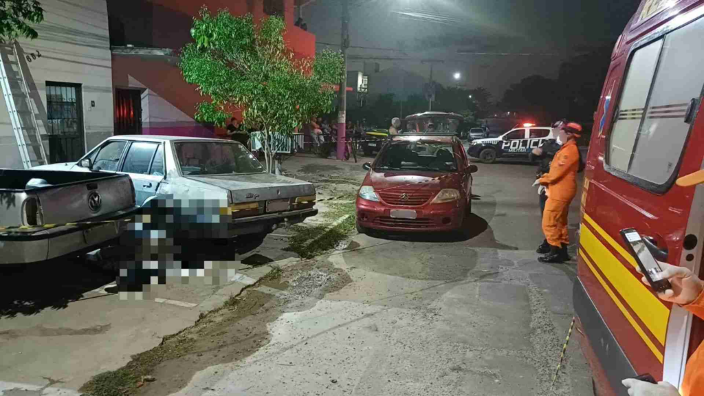 Homem é executado a tiros em rua de Corumbá; câmeras registram ação dos criminosos