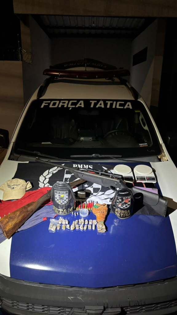 Operação contra suspeitos de assalto termina com um morto, 2 presos e apreensão de armas