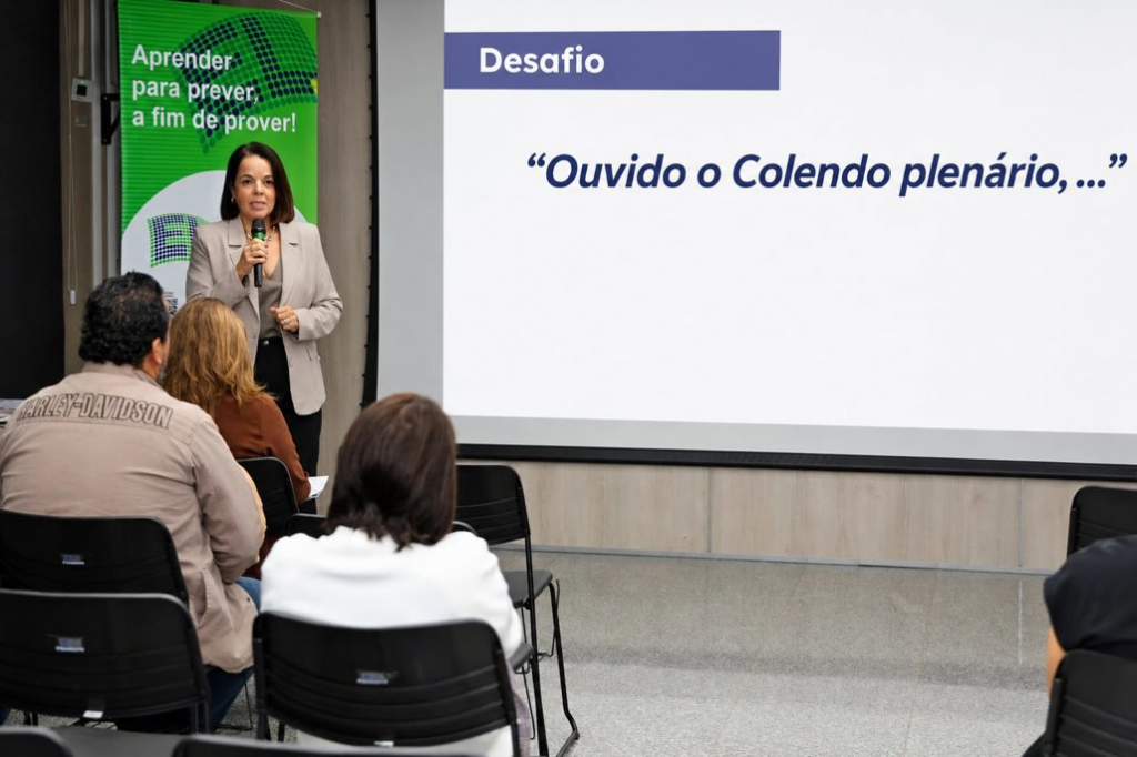 Simples sem ser simplória: ALEMS promove palestra que aproxima linguagem legislativa do cidadão