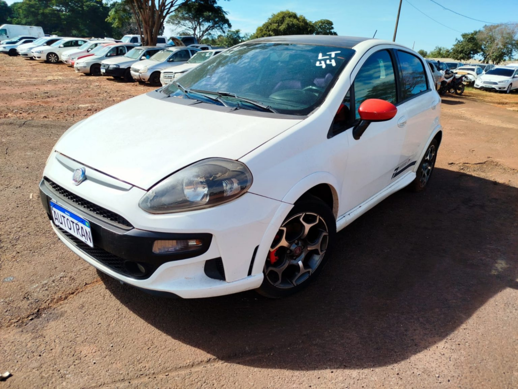 Detran de MS abre leilão com moto 0 km e Fiat Punto Turbo entre os destaques Detran de MS abre leilão com moto 0 km e Fiat Punto Turbo entre os destaques