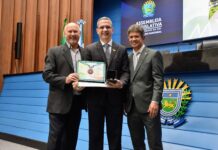 Fiems é homenageada como instituição parceira do cooperativismo em MS