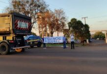 Moradores fecham BR‑463 em Dourados e pedem fim de obras paradas e mais segurança