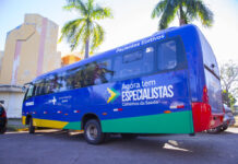 Prefeitura recebe micro-ônibus para fortalecer transporte de pacientes da Saúde