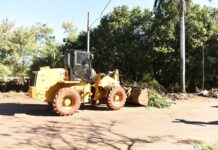 Avenida Ernesto Geisel recebe limpeza de resíduos
