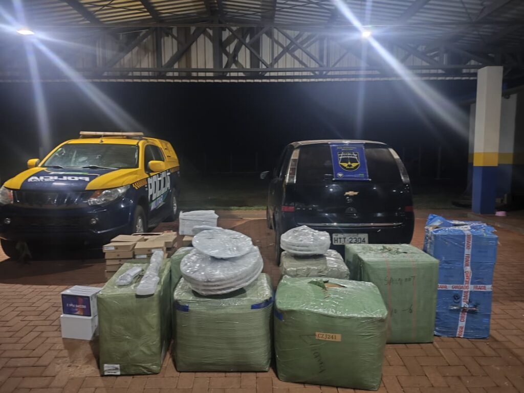 Polícia recupera caminhonete, apreende 549 kg de drogas e prende suspeitos