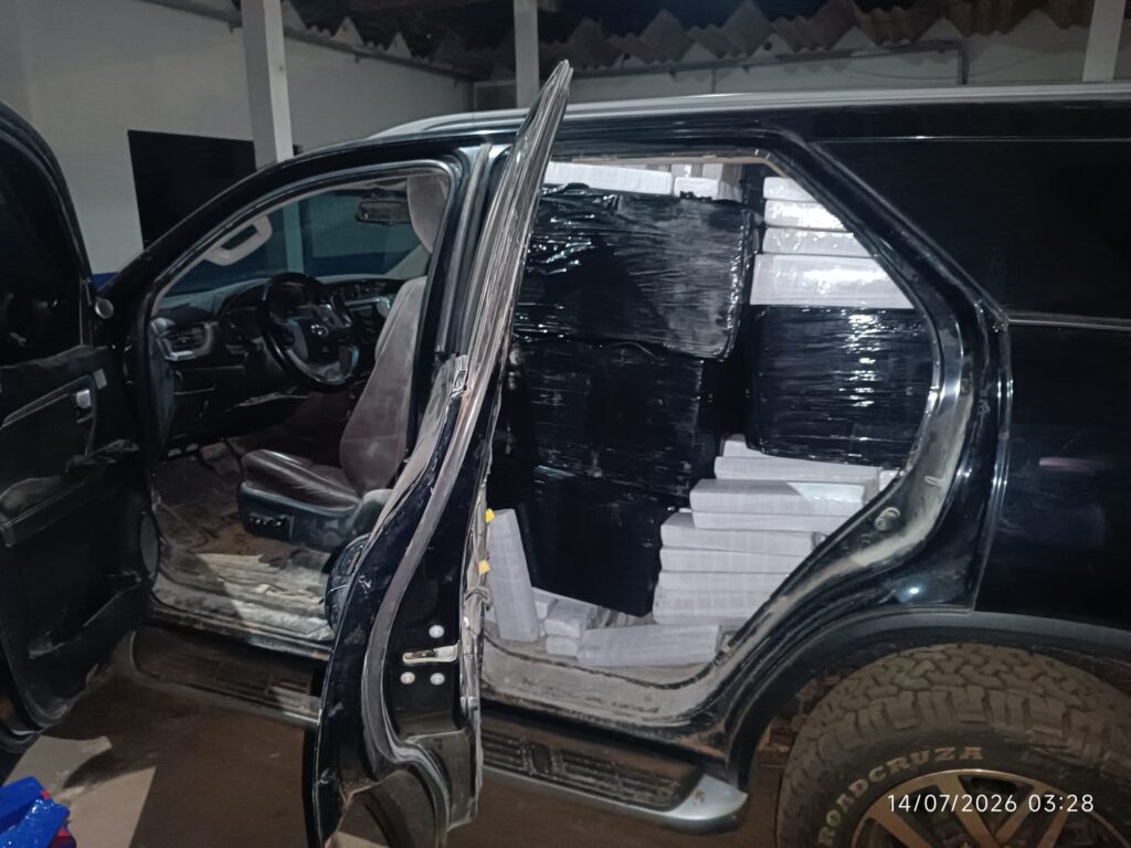 Amambai: polícia apreende mais de 2 toneladas de drogas em veículo roubado Amambai: polícia apreende mais de 2 toneladas de drogas em veículo roubado