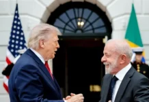 Governo Lula tenta última reunião com EUA antes de decisão sobre tarifa de 25% contra o Brasil