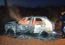Polícia investiga se veículo incendiado foi utilizado em ataque a tiros na fronteira