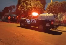 Homem de 39 anos é executado a tiros na frente de casa por dupla em motocicleta