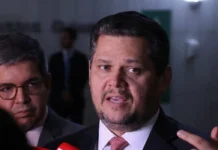 Alcolumbre envia PEC do fim da escala 6×1 para CCJ do Senado