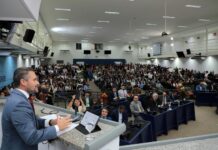 Vereadores homenageiam advogados e advogadas em sessão solene na Câmara