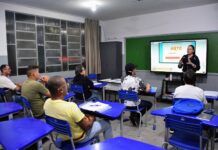 Entre máquinas e livros, trabalhadores da indústria constroem futuro em Inocência