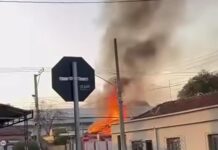 Casa é destruída por incêndio no bairro Cabreúva e moradora perde tudo o que tinha
