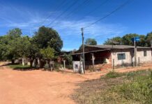 Mulher é morta a facada e marido foge com filha do casal em MS