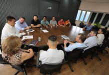 Prefeitura debate com comerciantes e vereadores, intervenções na Rua Amael Pompeu Filho