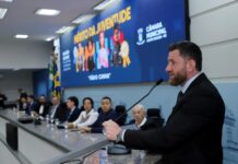 Em Sessão Solene, juventude é homenageada na Câmara