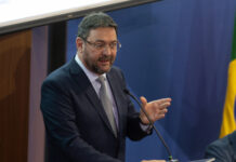 Presidente da Fiems defende amplo debate sobre proposta que altera escala de trabalho 6×1