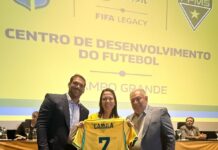 Reitora Camila Ítavo recebe homenagem da CBF por contribuição ao desenvolvimento do futebol em MS
