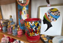 Curso ensina técnicas de mosaico com azulejos e pastilhas