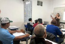Alunos do EJA debatem combate à violência contra a mulher